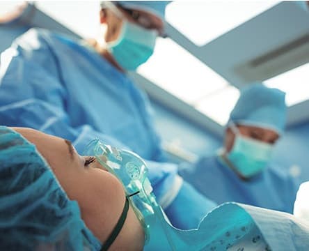 Наркоз в пластической хирургии: виды, безопасность и восстановление