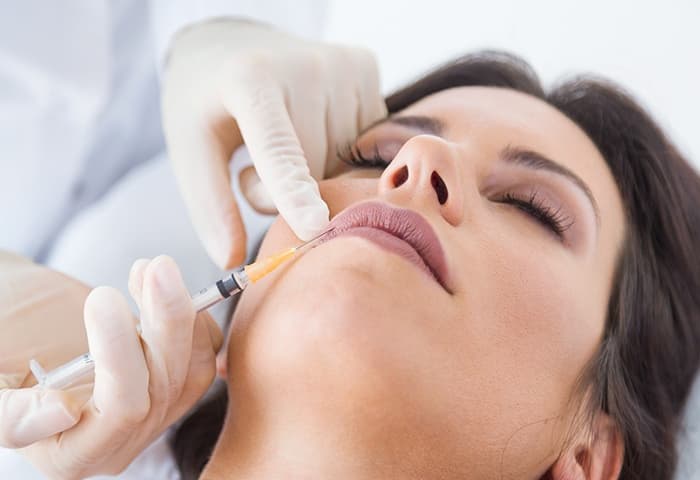 Контурная пластика губ